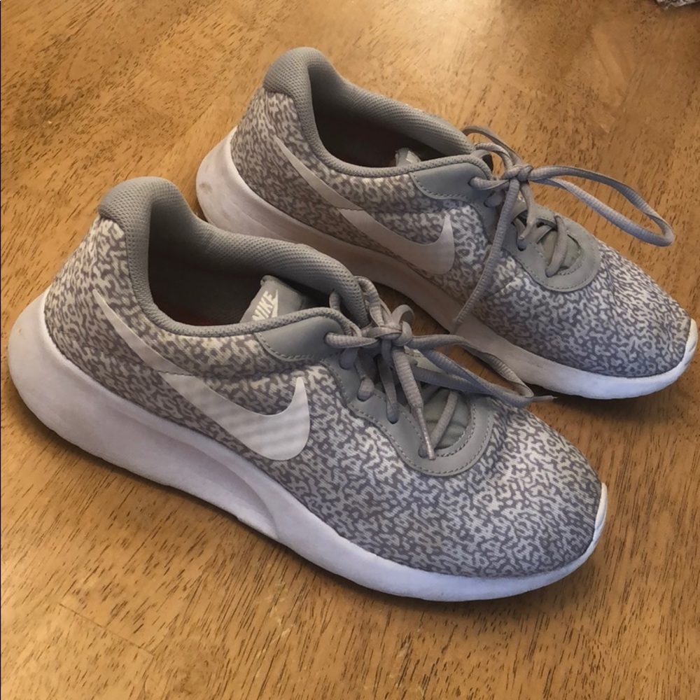 Nike Tennis Shoes - light gray and white- Size 8.5